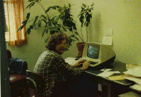 Student Stephen Daniel software that first ran the Usenet newsgroups